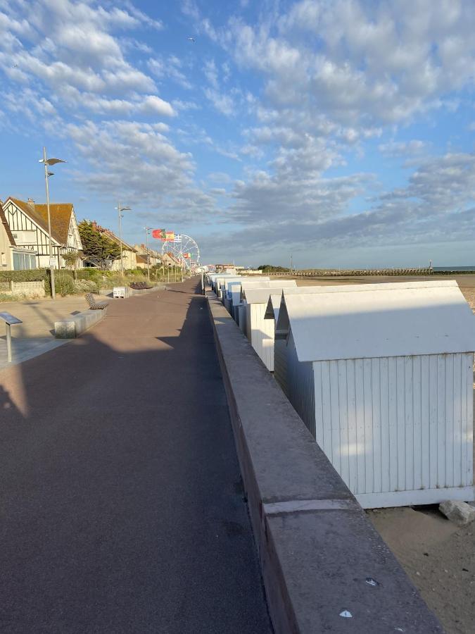 Super Appartement Cosy, Parking Prive Courseulles-sur-Mer Bagian luar foto